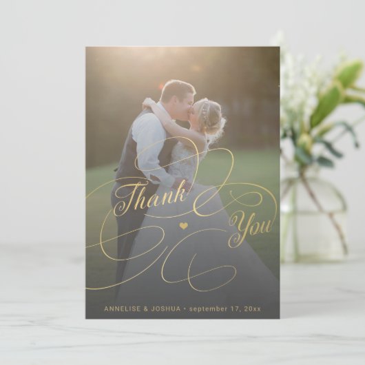 Elegant gouden script 2 foto's bruiloft bedankkaart (Staand voorkant)