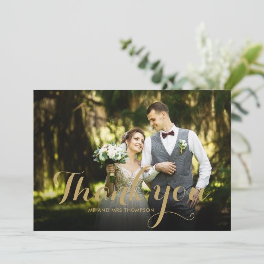 Elegant gouden script dank u bruiloft foto bedankkaart (Staand voorkant)
