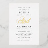 Elegant goudklassiek calligrafiescript bruiloft folie uitnodiging (Voorkant)