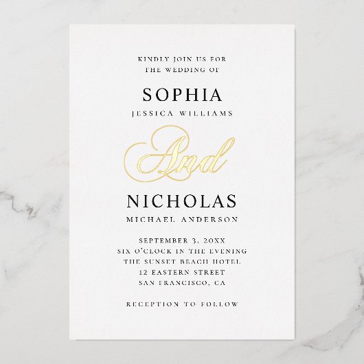 Elegant goudklassiek calligrafiescript bruiloft folie uitnodiging (Voorkant)