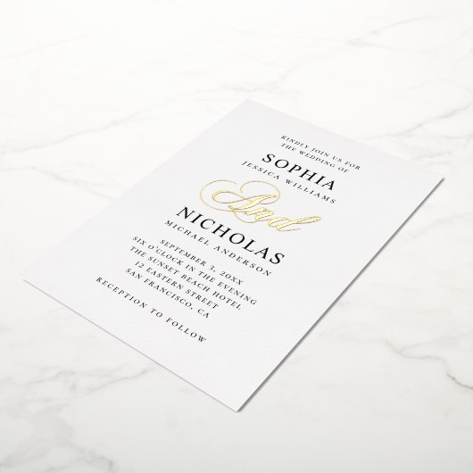 Elegant goudklassiek calligrafiescript bruiloft folie uitnodiging (Gedraaid)