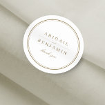 Elegant goudkleurig minimalistisch bruiloft ronde sticker<br><div class="desc">Elegant klassiek,  minimalistisch design voor gouden kleuren,  eenvoudig en stijlvol. Fantastische bruiloft-stickers voor moderne klassieke bruiloft,  oude bruiloft en formele bruiloft. Bekijk alle overeenkomende stukken in het collectie.</div>