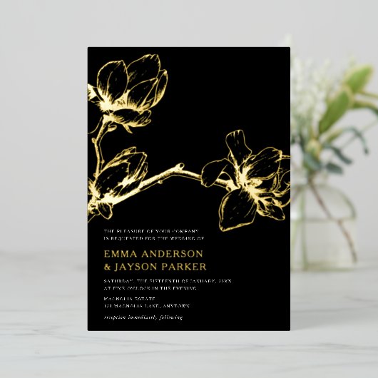 Elegant Graceful Magnolia Weddenschap Black + Gold Folie Uitnodiging (Staand Voorkant)
