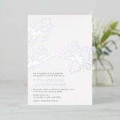Elegant Graceful Magnolia Wedding White + Silver Folie Uitnodiging (Staand Voorkant)