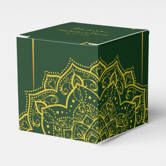 Elegant Green and Gold Mandala Wedding Favor Box Bedankdoosjes (Voorkant Zijde)