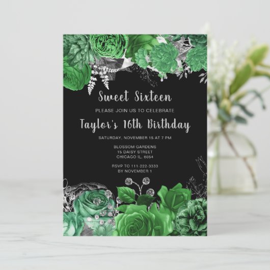 Elegant Green and Silver Flowers Sweet Sixteen Kaart (Staand voorkant)