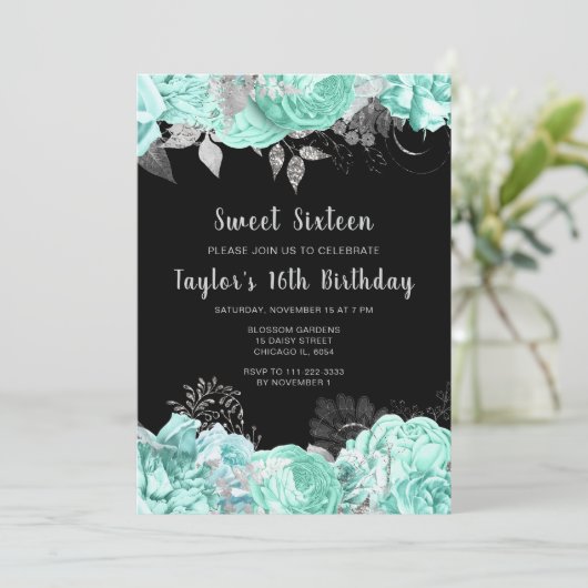 Elegant Green and Silver Flowers Sweet Sixteen Kaart (Staand voorkant)