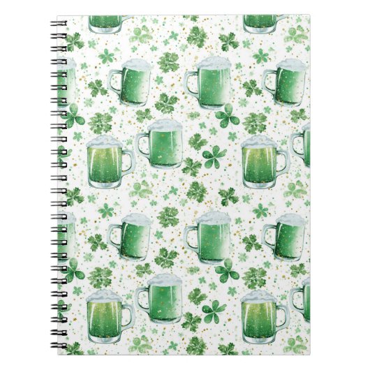Elegant Green Beer Mugs and Shamrocks White Notitieboek (Voorkant)