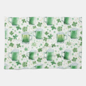 Elegant Green Beer Mugs and Shamrocks White Theedoek (Horizontaal)