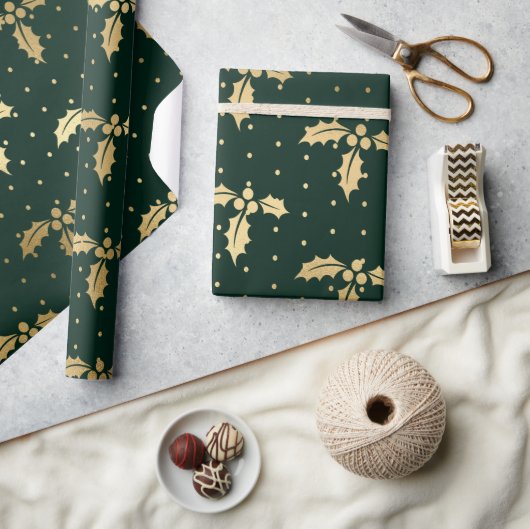 Elegant Green en Gold Foil Kerstmis Holly Cadeaupapier (Crafts)