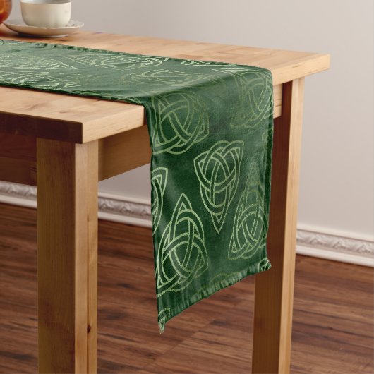 Elegant Green en Gold Irish Celtic Pattern Korte Tafelloper (Voorbeeld)