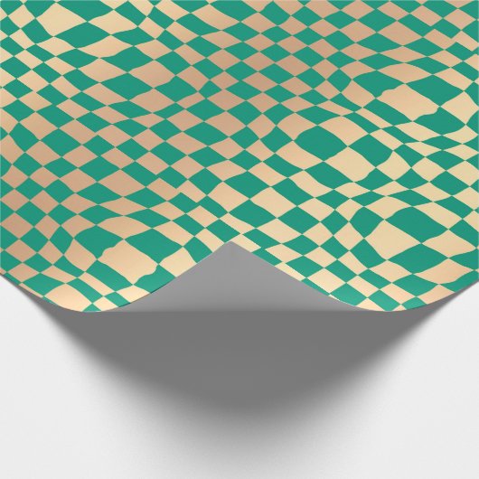 Elegant Green en Gold Wavy Checker Pattern Cadeaupapier (Hoek)