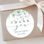Elegant Green Foliage Hartelijk dank Ronde Sticker<br><div class="desc">Dit dank u sticker eigenschappen geschilderde waterverf eucalyptus,  botanische groen,  en lichtblauwe bladeren met moderne kalligrafie.</div>