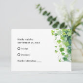 Elegant Green Leaf Wedding RSVP Kaartje (Staand voorkant)