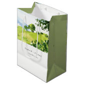 Elegant Green Waterverf Countryside Hills Wedding Medium Cadeauzakje (Voorkant Gekanteld)