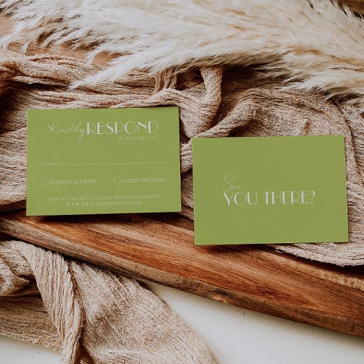 Elegant Green White Minimalist Bright Wedding RSVP Kaartje