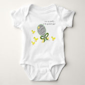 Elegant Green Yellow Baby Rattle Ziekenhuisnaam Romper (Voorkant)