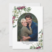 Elegant Greenery Berries Arch kerstfoto Feestdagenkaart (Voorkant)