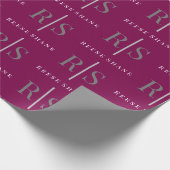 Elegant Grey Monogram & White Name, Maroon Cadeaupapier (Hoek)
