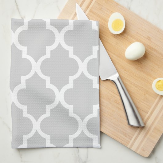 Elegant Grey Quatrefoil Tiles Pattern Theedoek (Quarter Fold)