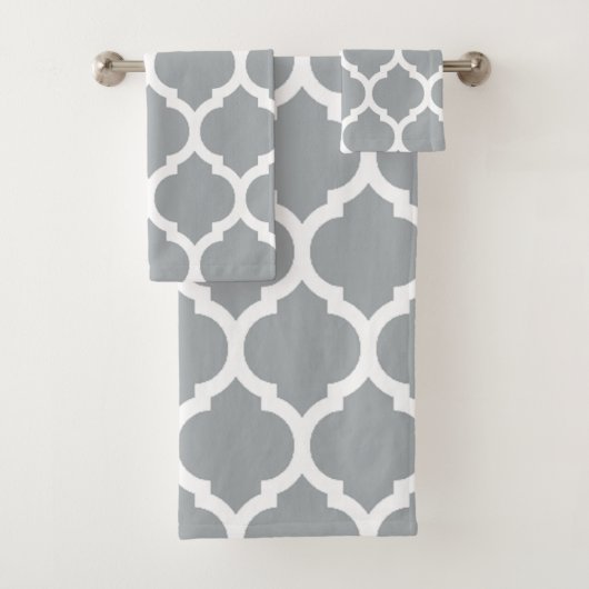 Elegant Grey White Moroccan Quatrefoil Pattern Bad Handdoek (Insitu)