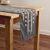 Elegant grijs en roze Aztec Patroon Korte Tafelloper (Voorbeeld)