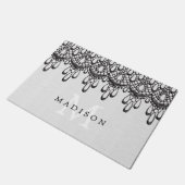 Elegant Grijs Linnen Glam en het Zwarte Monogram Deurmat (Schuin)