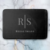 Elegant grijs monogram & witte naam, zwart badmat