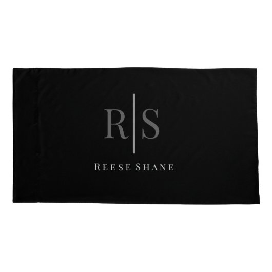 Elegant grijs monogram & witte naam, zwart kussensloop (Achterkant)