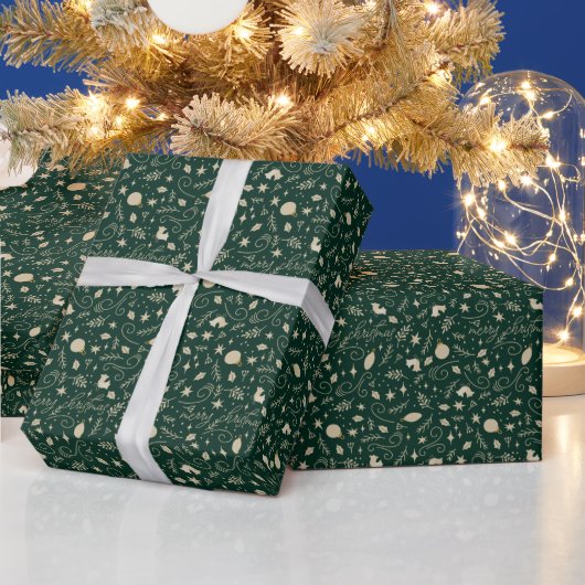 Elegant groen & beige kerst element monogram cadeaupapier (Feestdagen)