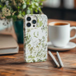 Elegant groen botanisch | Initiaal monogram iPhone 16 Pro Max Hoesje<br><div class="desc">Voeg een vleugje sophisticatie toe aan je iPhone 16 Pro Max met dit prachtige groene botanische hoesje. Met een prachtig ontworpen waterverf bladpatroon in zacht groene tinten, brengt dit hoesje de elegantie van de natuur naar uw dagelijkse benodigdheden. Het aanpasbare initialen monogram in het midden voegt een persoonlijke en stijlvolle...</div>