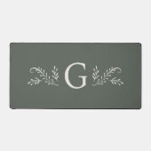Elegant groen botanisch monogram bureaumat (Voorkant)