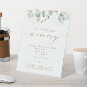 Elegant groen en goud in liefdevolle herinnering b reclamebord met voetstuk (Insitu)