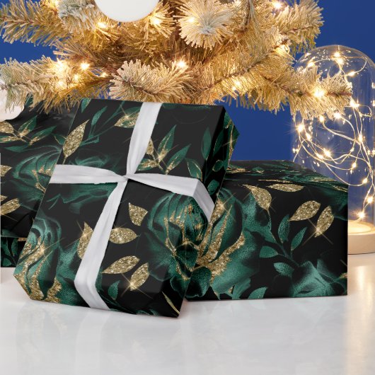 Elegant groen en goud Roos bloemenpatroon Cadeaupapier (Feestdagen)