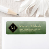 Elegant groen geborsteld met eenvoudig goudmonogra etiket (Insitu)