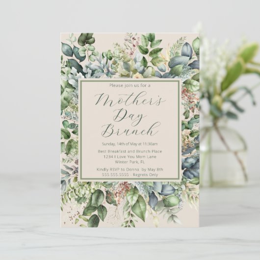 Elegant groen gedempte bloemen Moederdag brunch Kaart (Staand voorkant)
