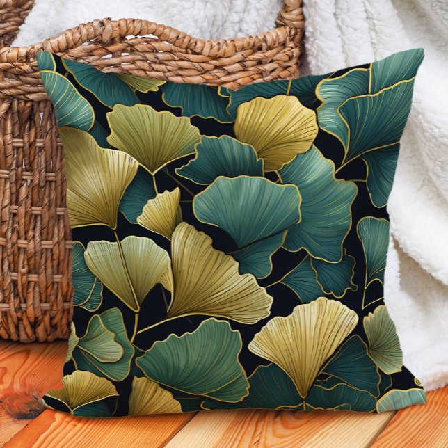 Elegant groen goud Ginko bladeren zwart Kussen (Elegant green and gold ginko on black decorator pillow)