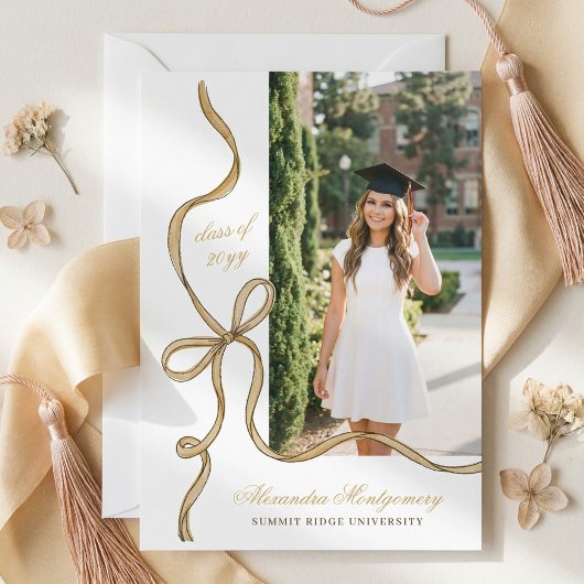 Elegant hand Drawn Gold Bow Grad Photo Graduation Aankondiging