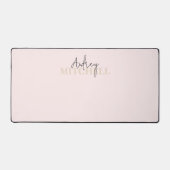 Elegant Handtekening Script Monogram Roze Bureaumat (Voorkant)