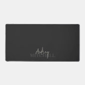 Elegant Handtekening Script Monogram Roze Bureaumat (Voorkant)