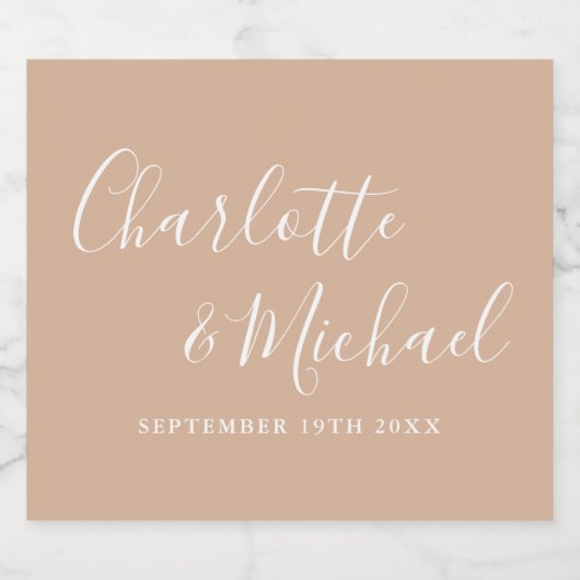 Elegant Handtekening Script Tan Taupe Bruiloft Sparkling Wijnetiket (Enkel label)