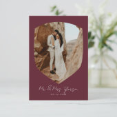 Elegant Handwritant Burgundy Photo Wedding Bedankkaart (Staand voorkant)