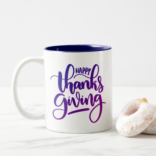 Elegant Happy Thanksgiving Typografie Tweekleurige Koffiemok (Met donut)
