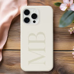 Elegant havermout minimalistisch Initiaal Monogram iPhone 15 Pro Max Hoesje<br><div class="desc">Elegant havermout minimalistisch Initiaal Monogram iPhone Case</div>