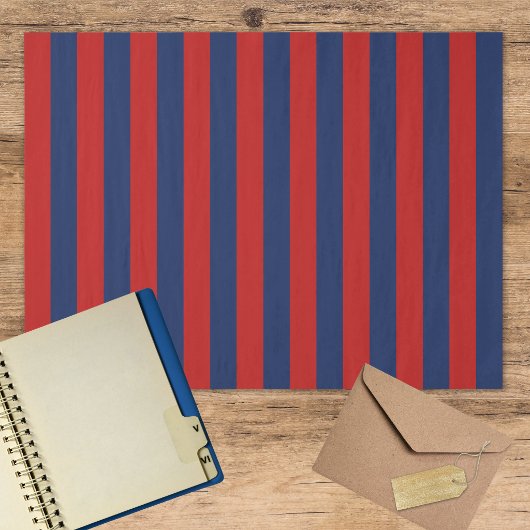 Elegant helderblauw en rood gestreept patroon tissuepapier