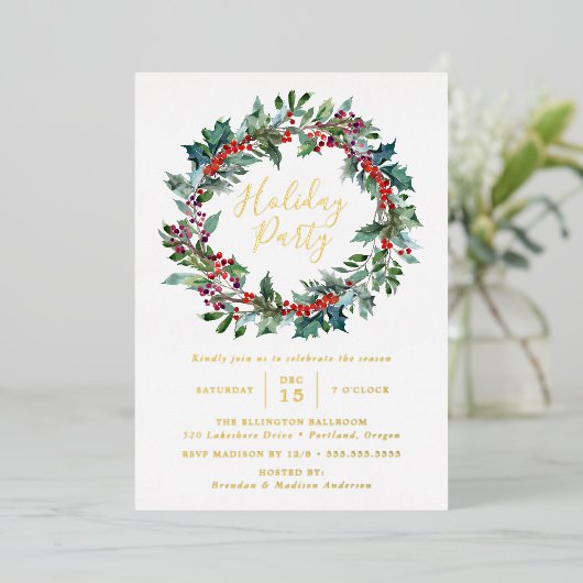 Elegant Holly Berry Wreath Holiday Partij Folie Uitnodiging (Staand Voorkant)