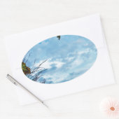 Elegant Holly Kerstmis, blauwe hemel Ovale Sticker (Envelop)