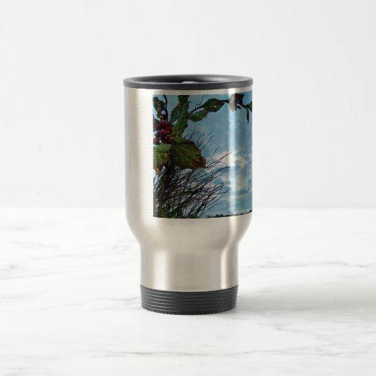 Elegant Holly Kerstmis, blauwe hemel Reisbeker (Center)