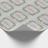 Elegant Holly Wreath Merry Christmas Cadeaupapier (Hoek)