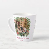 Elegant Holly Wreath Merry Christmas Family Photo Latte Mok (Linkerhoek)